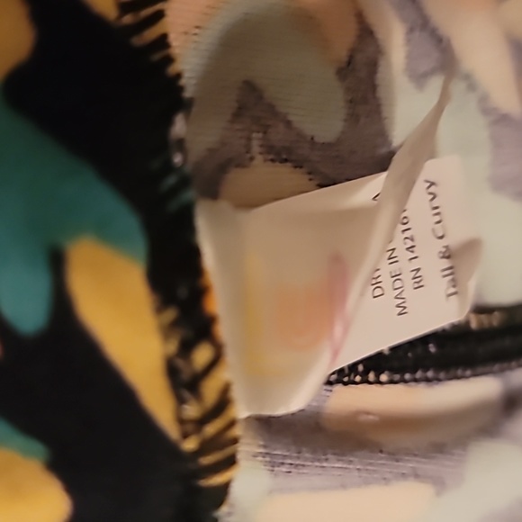 NWOT LulaRoe Tall & Curvy Leggings - Picture 2 of 3